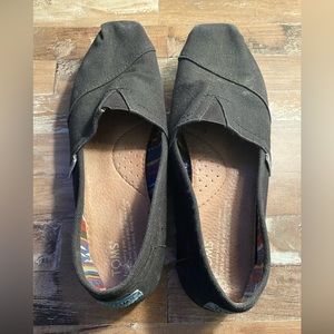 TOMS Women’s Classics Black Canvas - Size 7